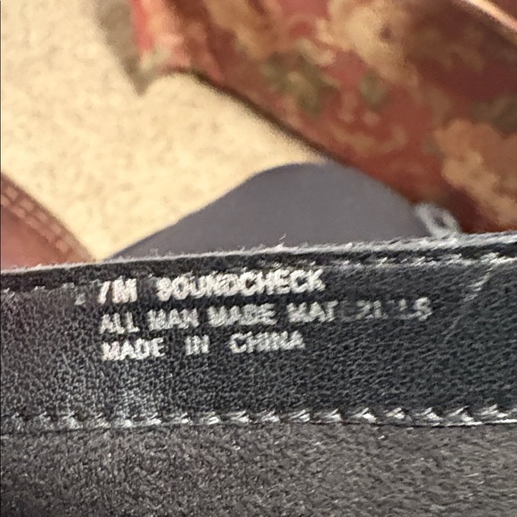 AEROSOLES Soundcheck Black Sandals with Zipper Heel. Size 7. Good Condition!! - Picture 12 of 12